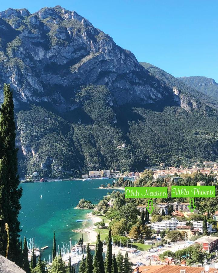 Villa Phoenix - Lake Apartments Riva del Garda Bagian luar foto